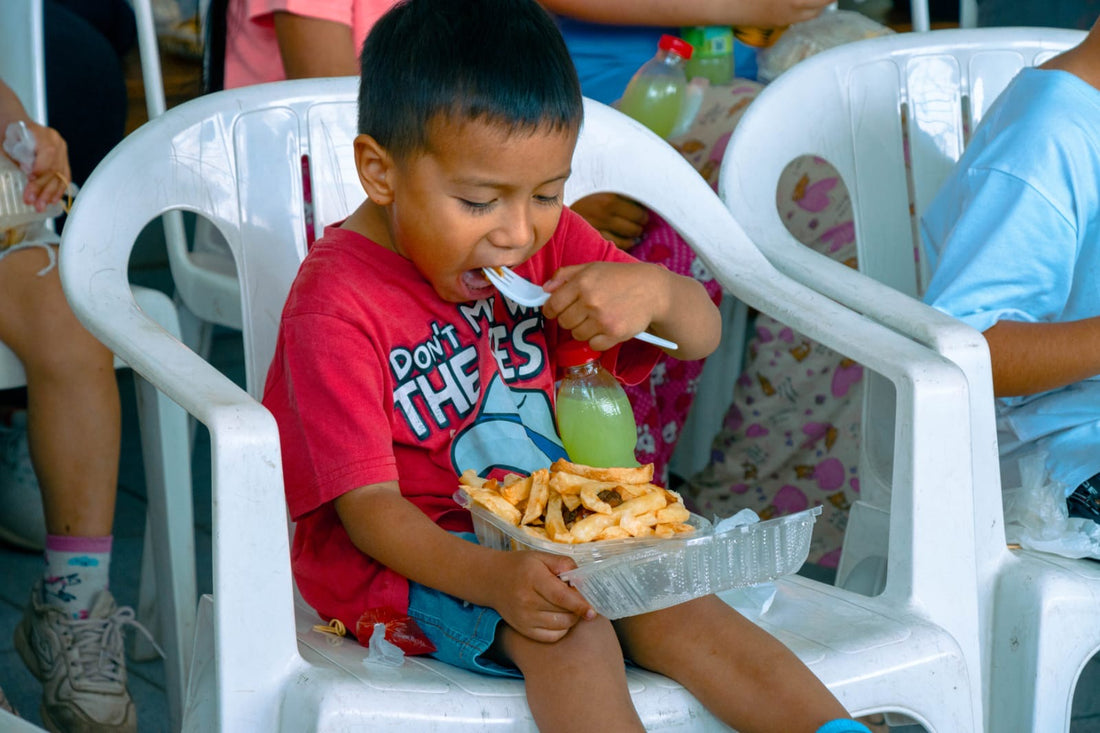 ALIMENTA A UN NIÑO UN MES